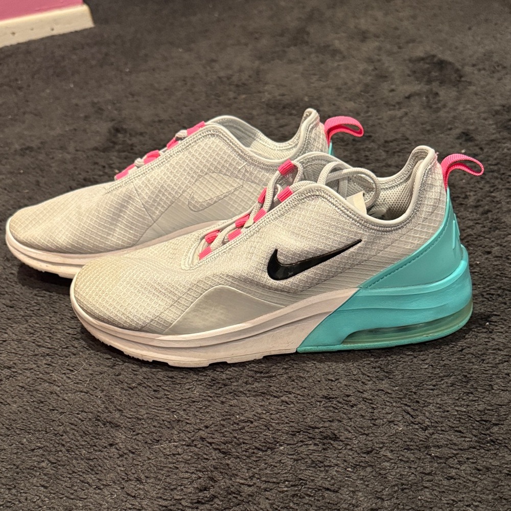 Nike Air Max Motion 2
